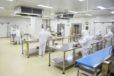 滬郊食品加工企業(yè)復(fù)工增產(chǎn) 守護(hù)市民餐桌豐盛